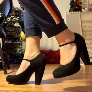 Super cute Mary Jane block heels